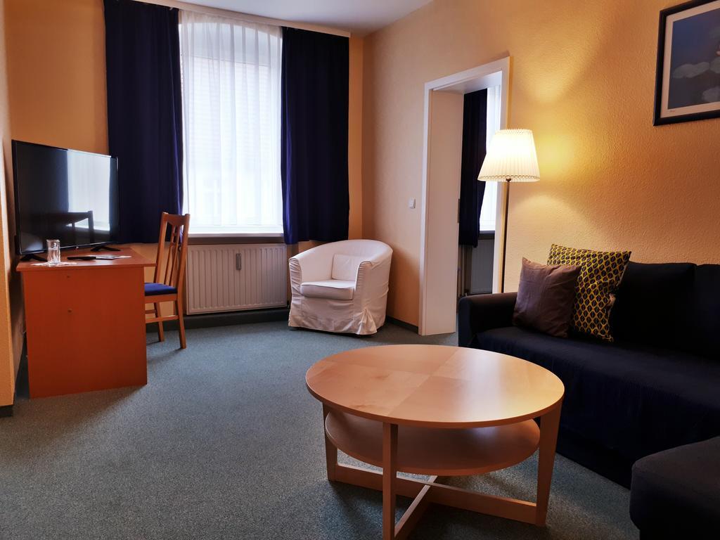 Hotel Krone Lindow Esterno foto