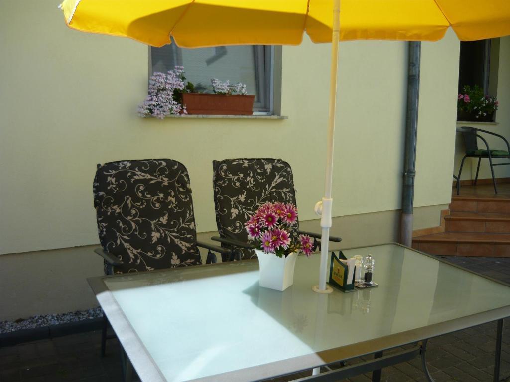Hotel Krone Lindow Esterno foto