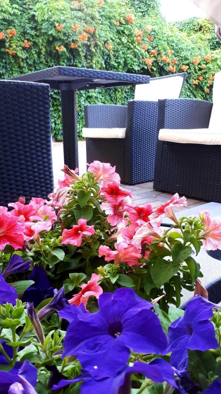 Hotel Krone Lindow Esterno foto