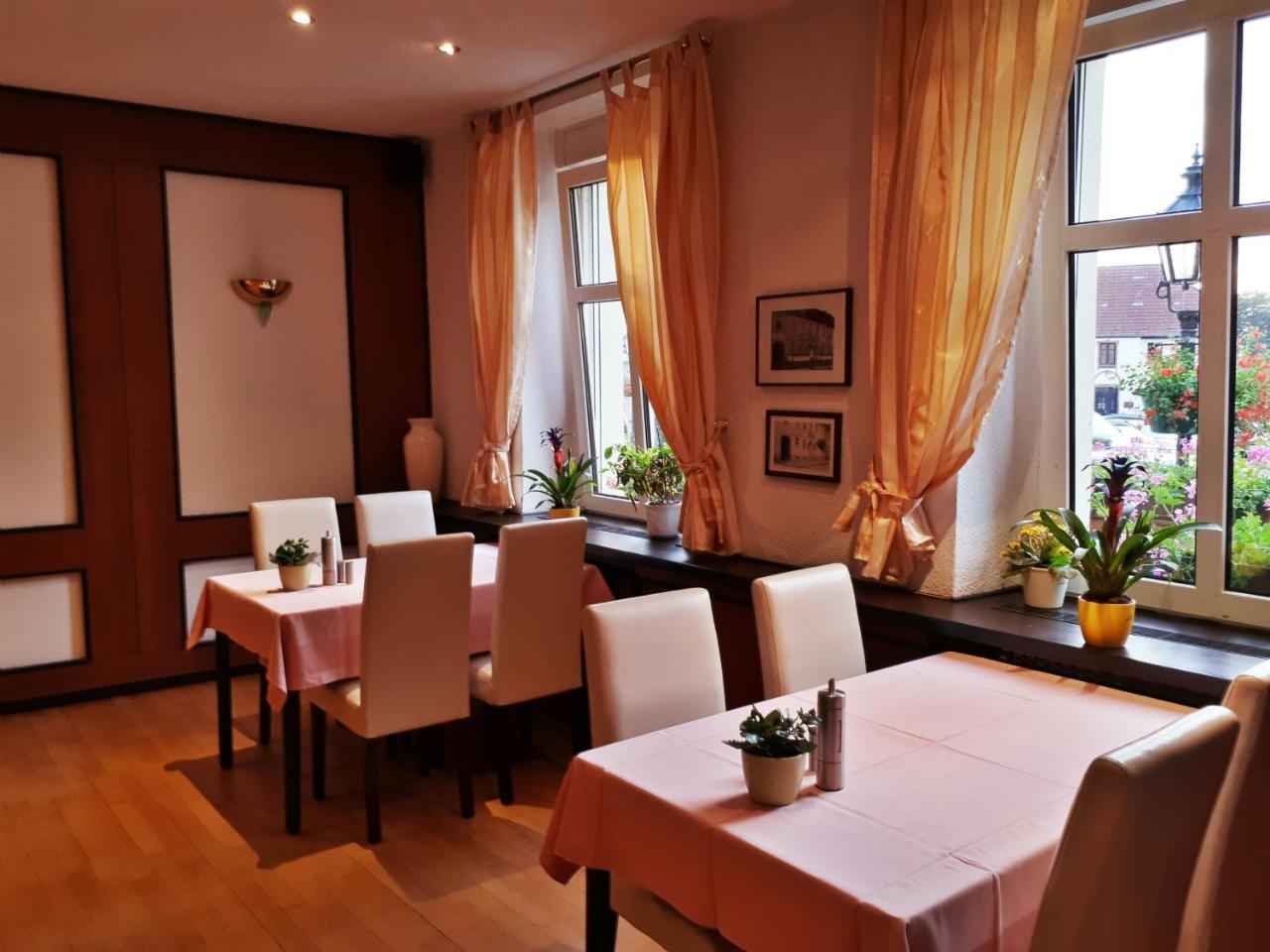 Hotel Krone Lindow Esterno foto
